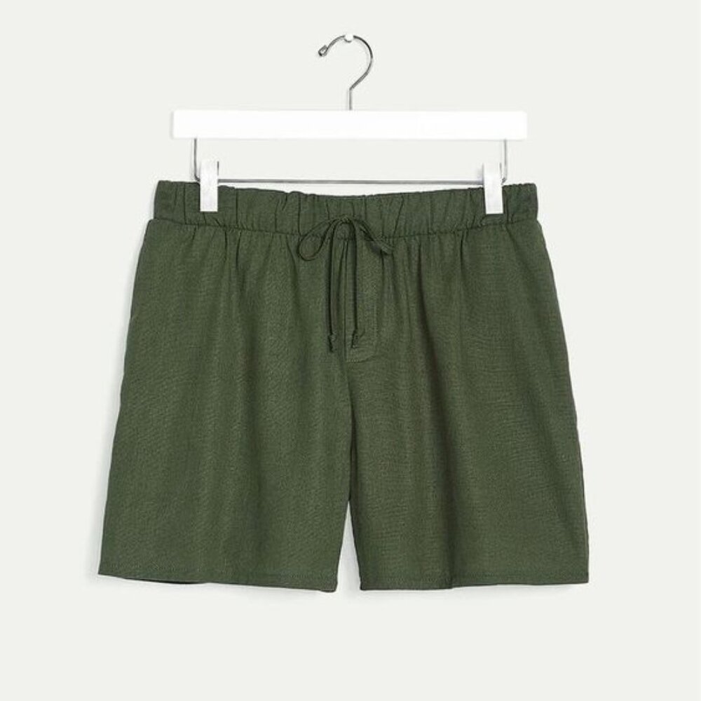 Reitmans green linen blend shorts